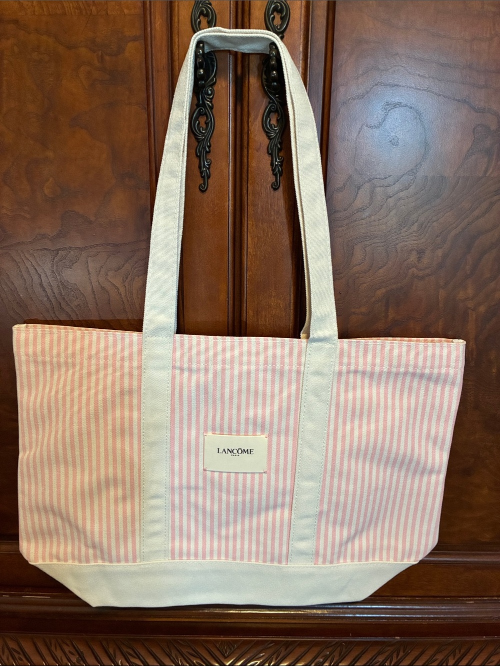 Lancôme Bundle-Train Case, Tote Bag, Renergie, Lipstick, and More! - Picture 7 of 9